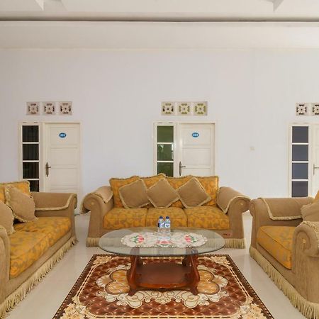 Hotel Reddoorz Syariah Near Simpang Sekip Palembang Esterno foto