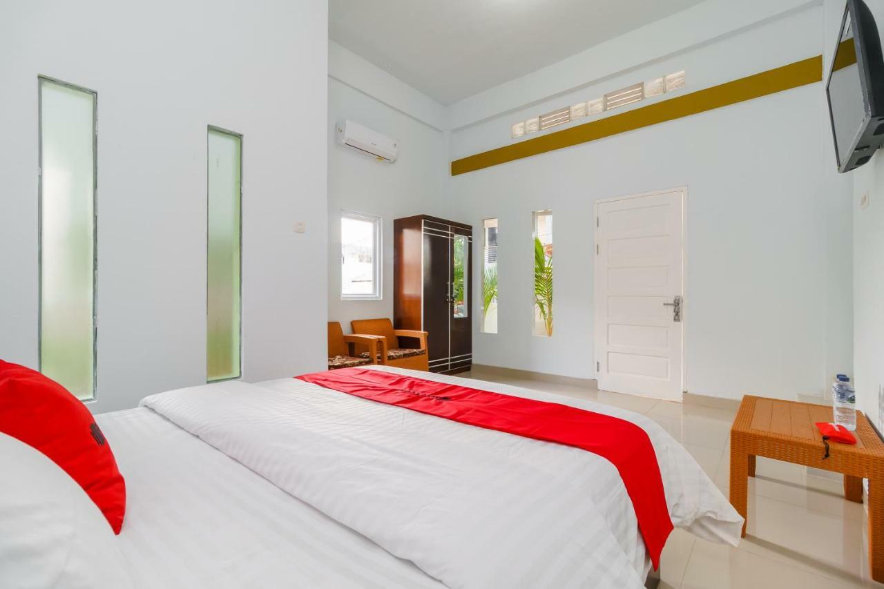 Hotel Reddoorz Syariah Near Simpang Sekip Palembang Esterno foto