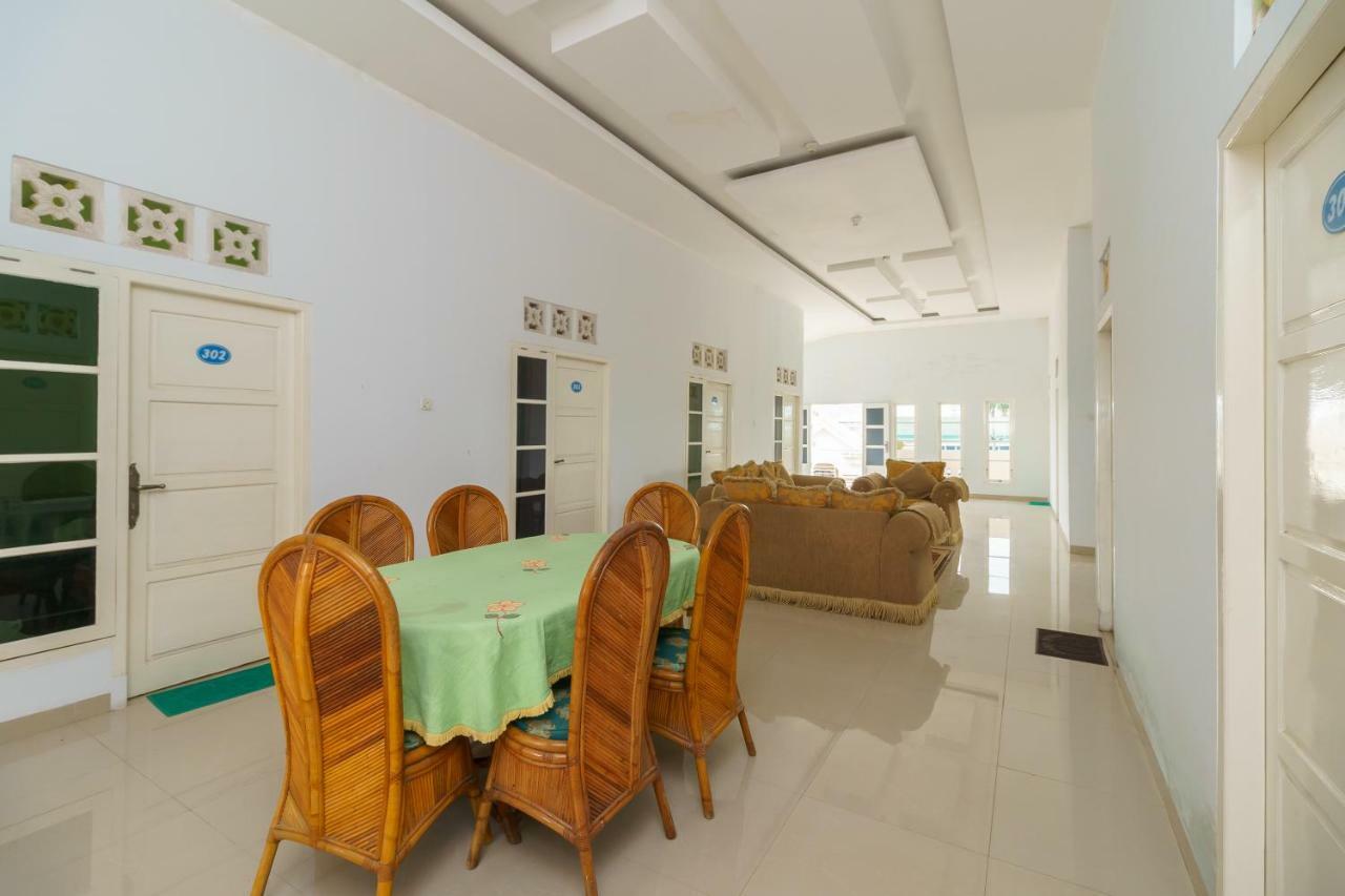 Hotel Reddoorz Syariah Near Simpang Sekip Palembang Esterno foto
