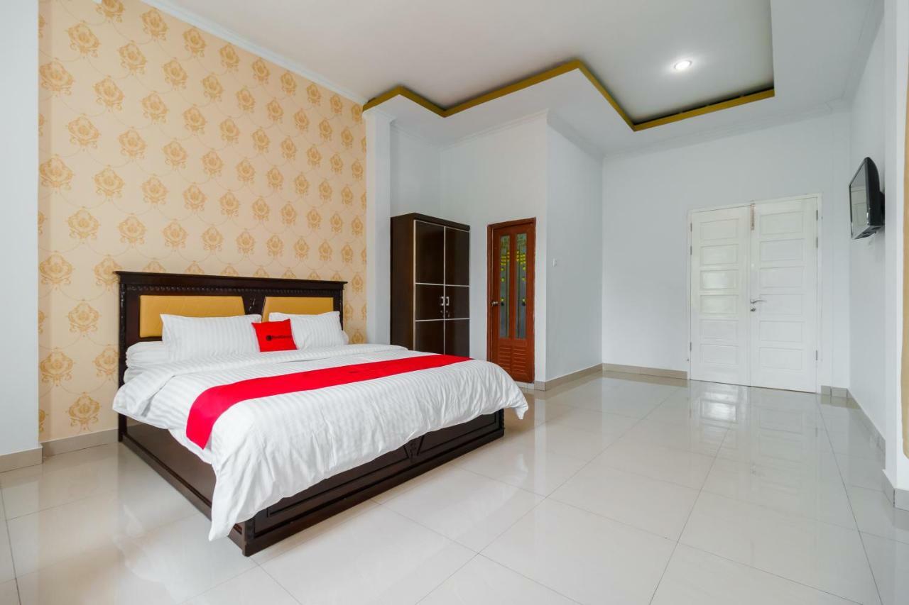 Hotel Reddoorz Syariah Near Simpang Sekip Palembang Esterno foto