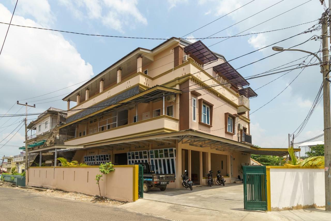 Hotel Reddoorz Syariah Near Simpang Sekip Palembang Esterno foto