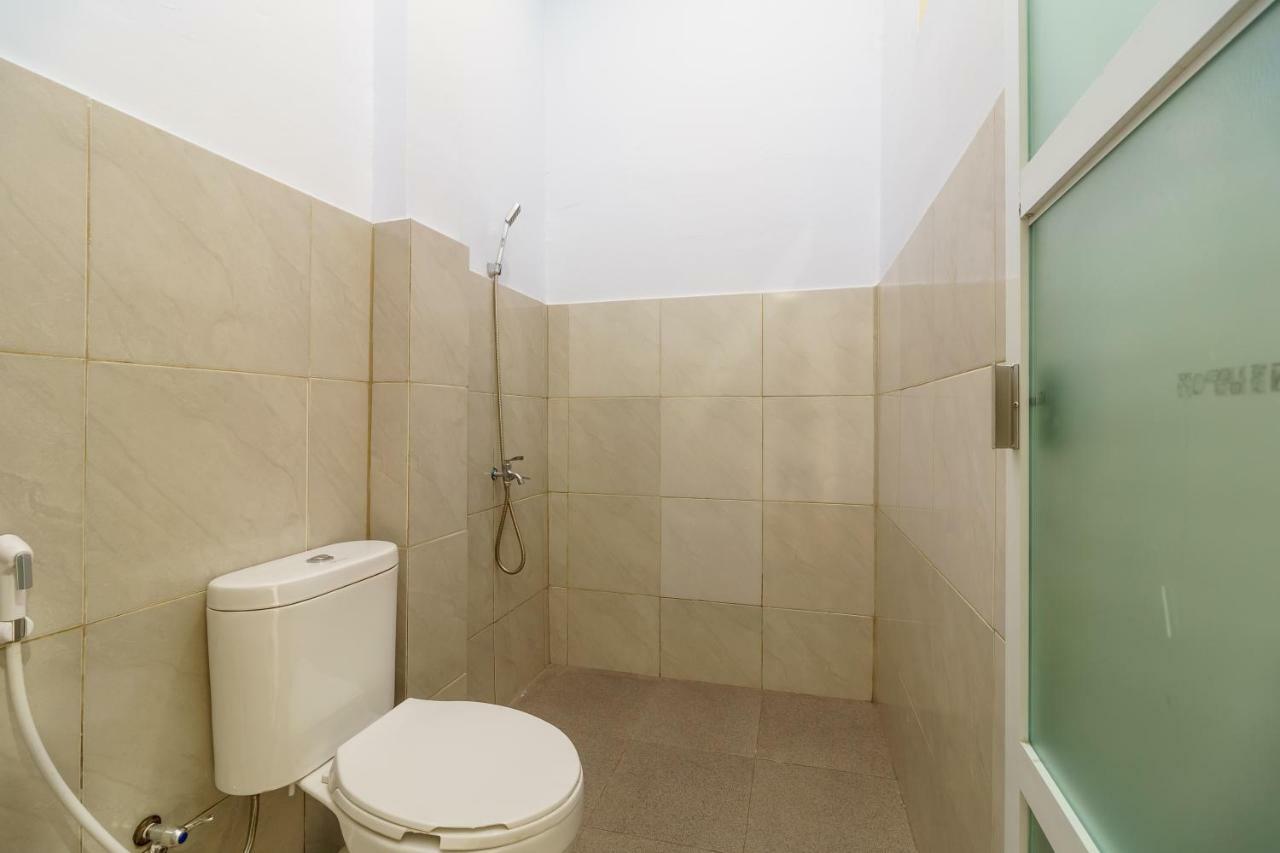 Hotel Reddoorz Syariah Near Simpang Sekip Palembang Esterno foto