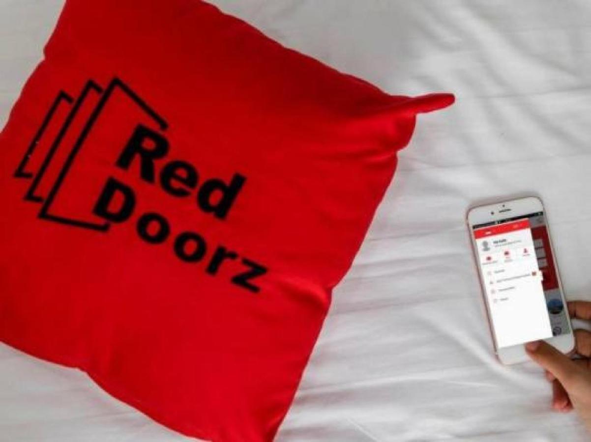 Hotel Reddoorz Syariah Near Simpang Sekip Palembang Esterno foto